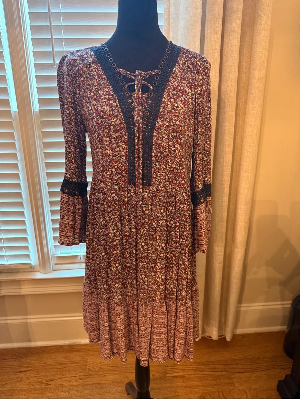 Knox Rose  Floral Lace-Up Long Sleeve Midi Dress